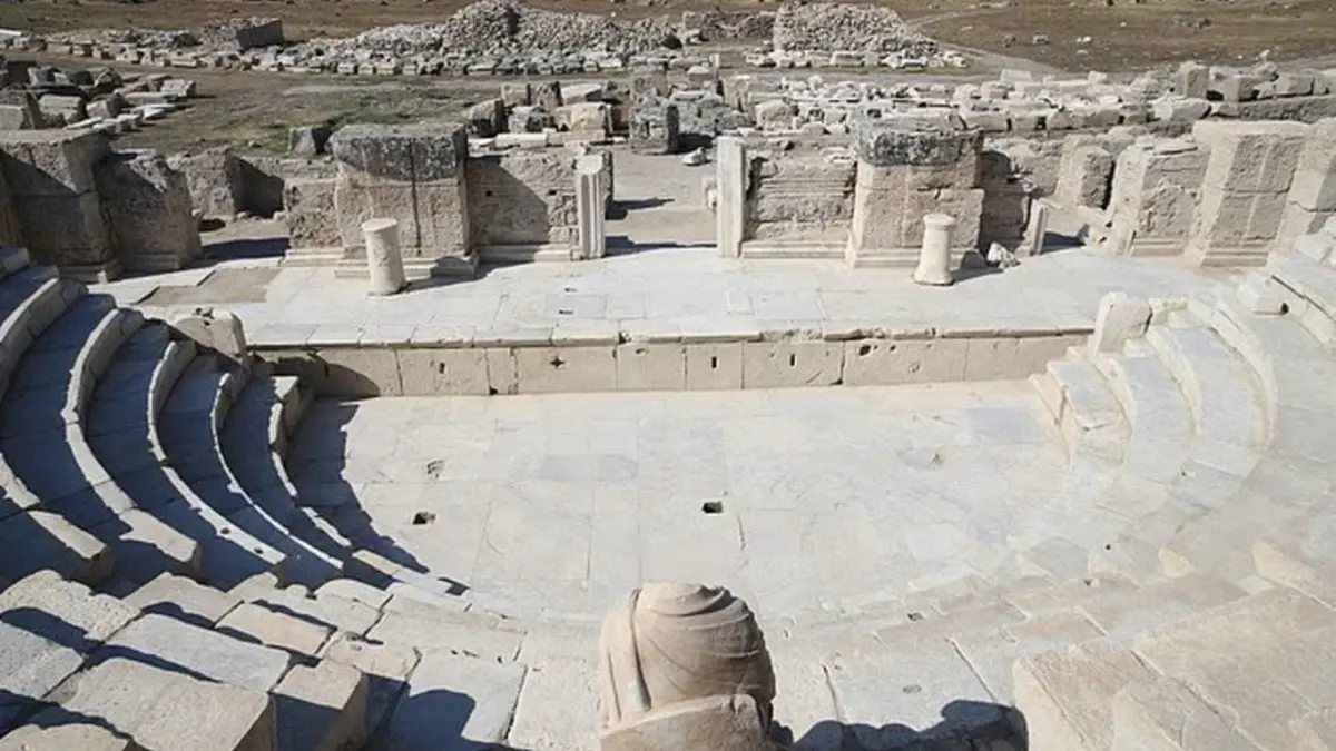 Laodicea's Secret: A 2,050-Year-Old Roman Hall Reveals Early Christian Symbols 4 Roman assembly hall
