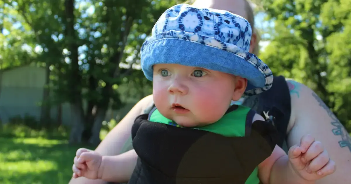 baby with blue eyes
