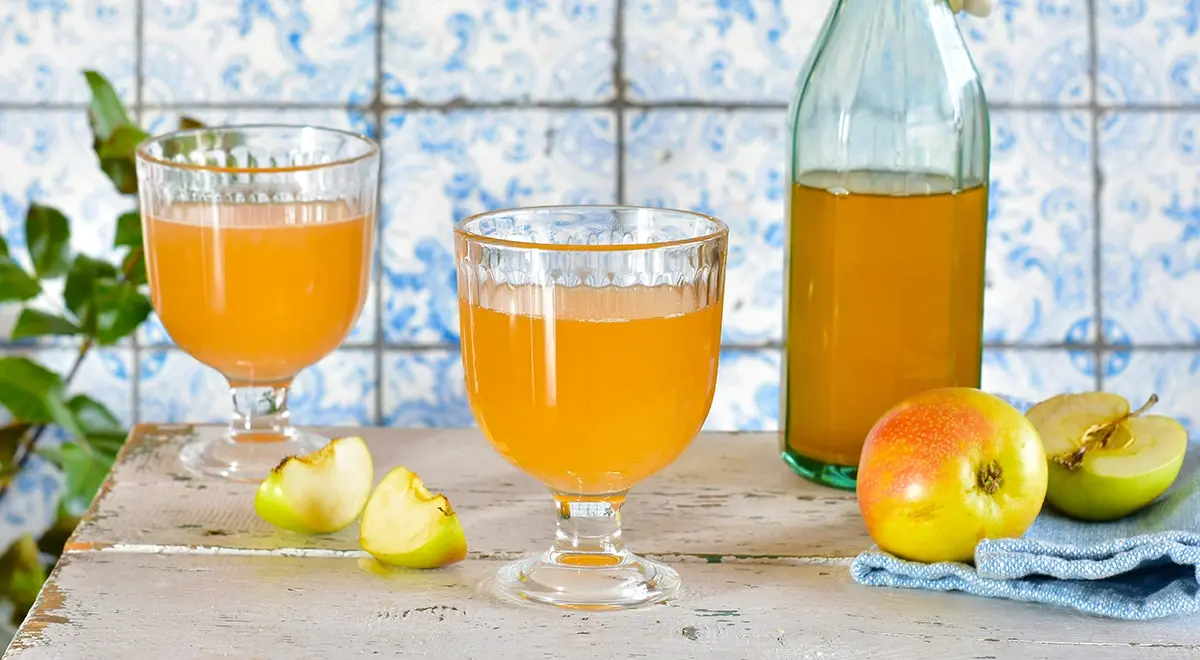 Three Ways to Make Apple Cider at Home 5 Glasses of apple cider