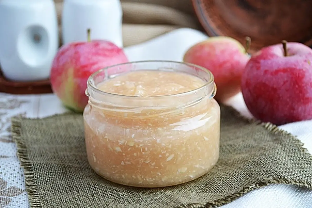 Horseradish with apples