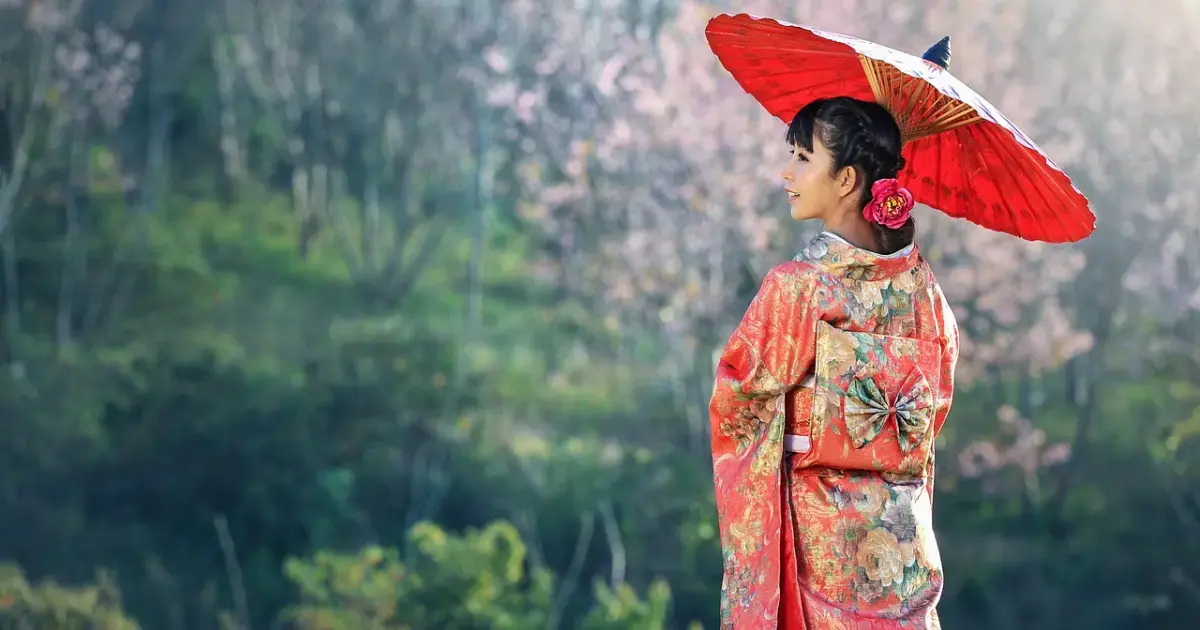 Why Young People in Japan Are Having Less Sex 5 Japanese woman wearing a kimono