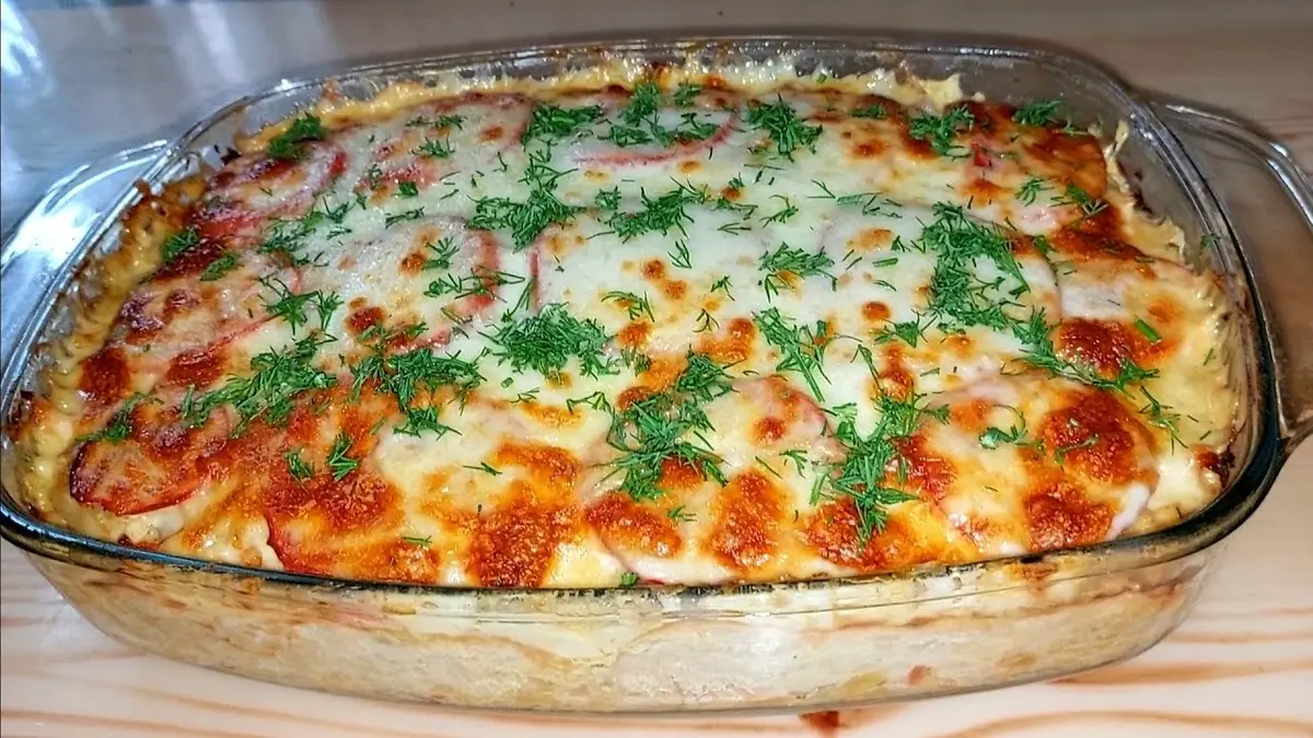 Cheesy Vegetable and Rice Casserole 3 Vegetable casserole with rice and cheese