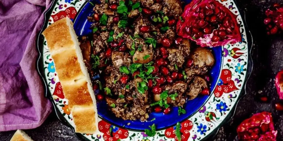 Sweet-and-Sour Chicken Liver with Pomegranate 3 Chicken Liver with Pomegranate