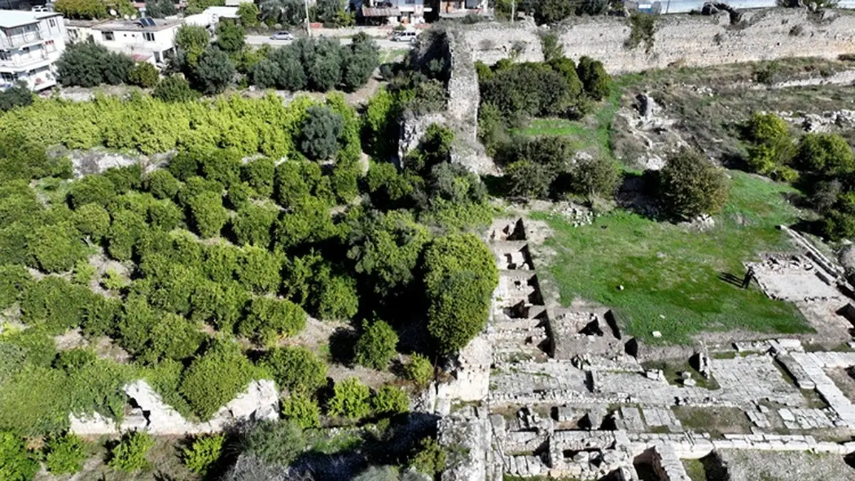 Archaeologists Find Lost Temple of Zeus in Turkey After 40 Years 4 Orange grove
