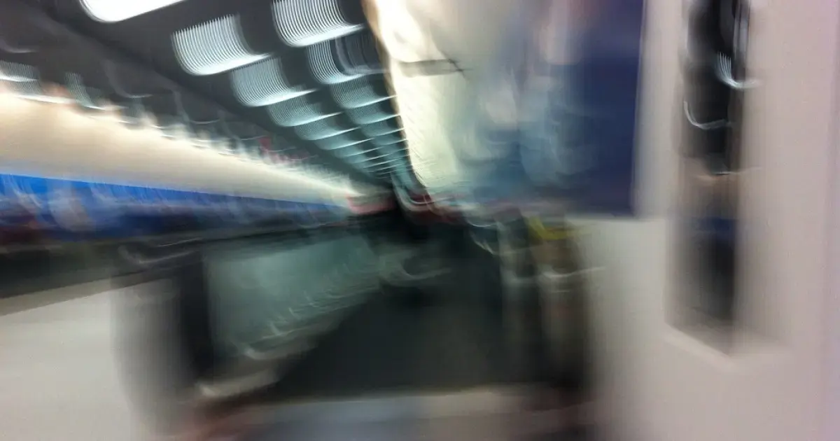 Inside a Panic Attack: What Happens to Your Body 4 A blurry image of a room