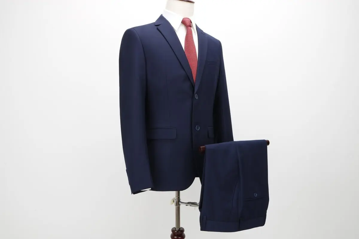 7 Surprising Things You Should Never Put in the Washing Machine 4 men's suit