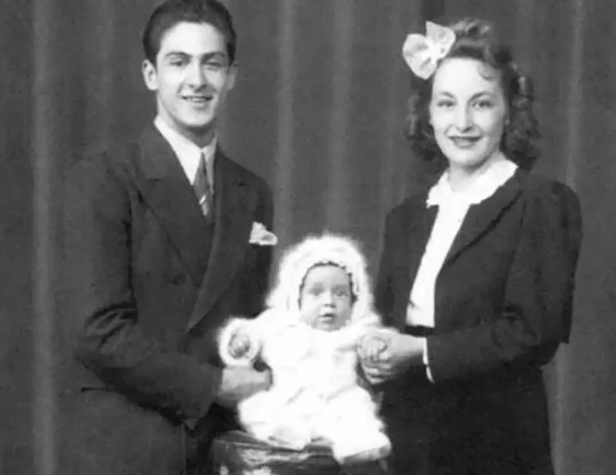 Young Al Pacino with his parents