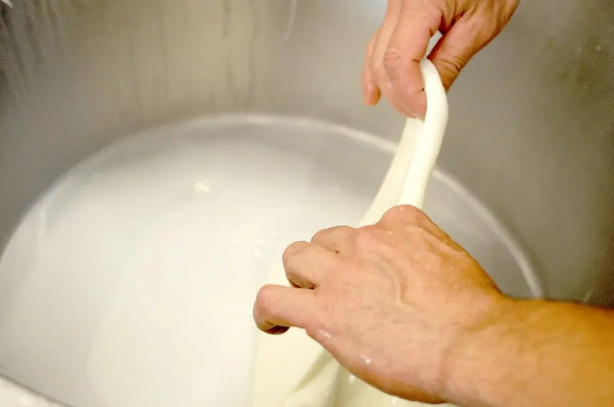 soaking fabric in laundry solution
