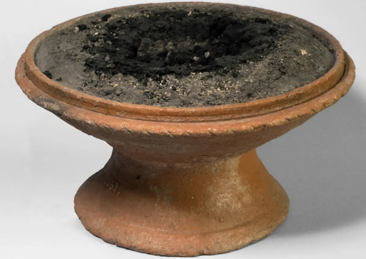 How Pompeii Smelled Before the Eruption 4 Pompeian incense burner with analyzed ash residues