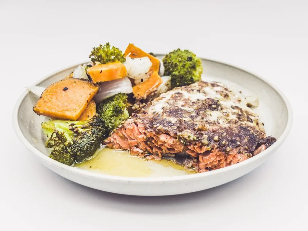 5 Food Pairings That Actually Boost Your Health 5 salmon with broccoli on a plate