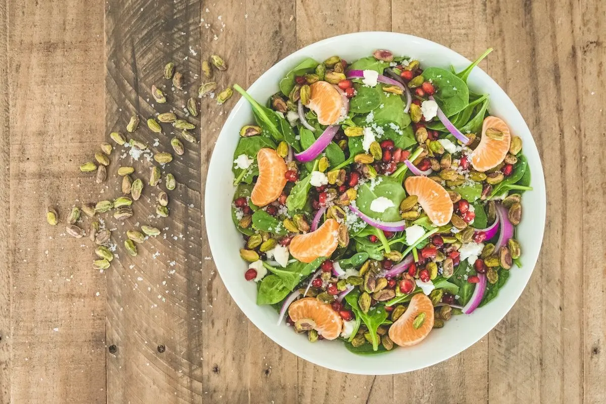 5 Food Pairings That Actually Boost Your Health 6 spinach salad with mandarins
