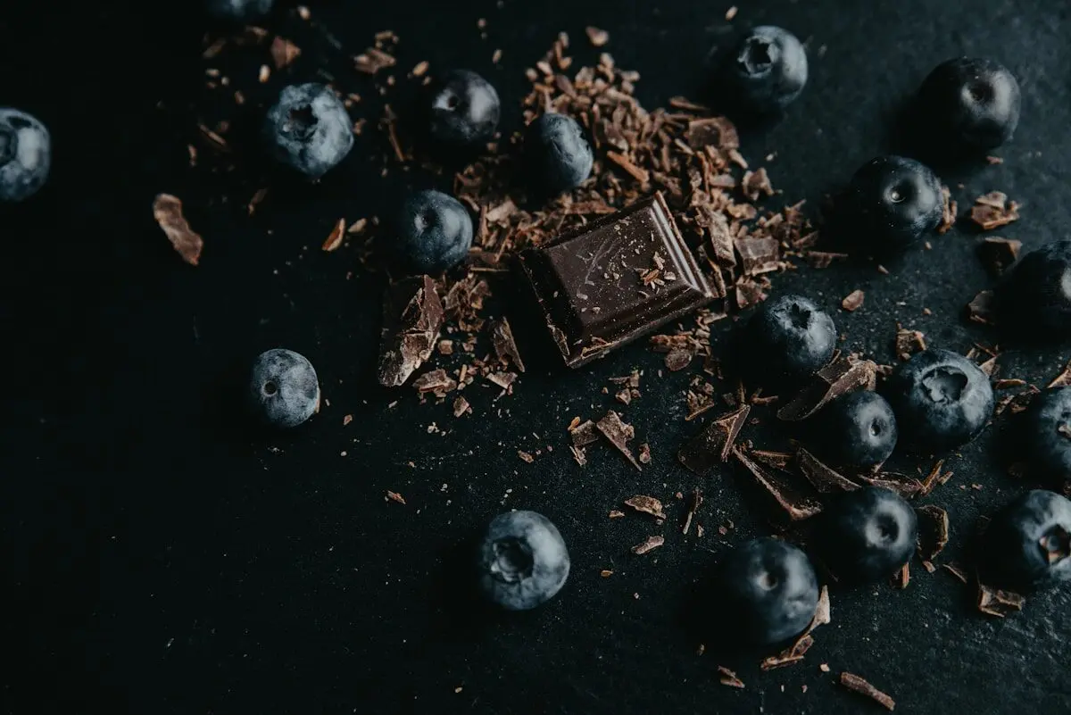 Are You Getting Enough Flavonoids? 4 dark chocolate and blueberries