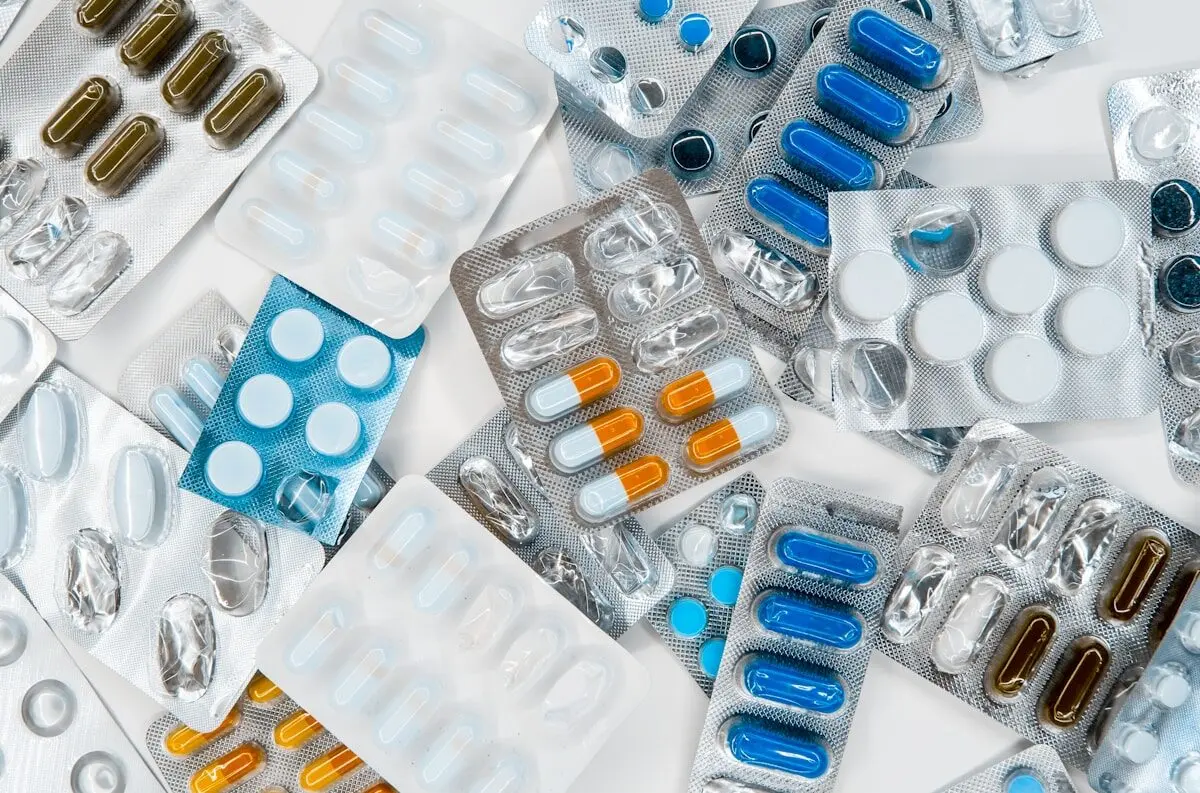 Why Antidepressants and Antipsychotics Can Relieve Pain 4 pills on a table