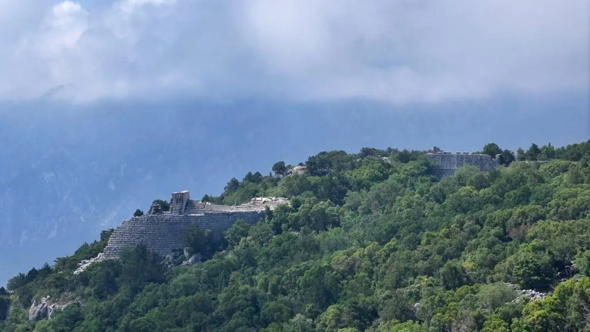 At Termessos's Gate: An Ancient Proclamation of Independence and a Knucklebone Oracle 4 Ancient city of Termessos in Turkey